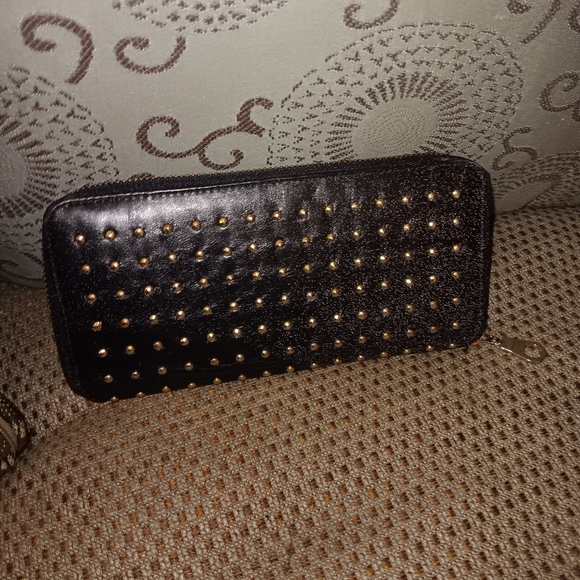 Abas Vintage Leather Studded Zippy Wallet - Picture 2 of 4